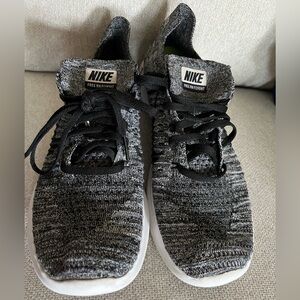 Nike Free RN Flyknit sneakers size 8.5